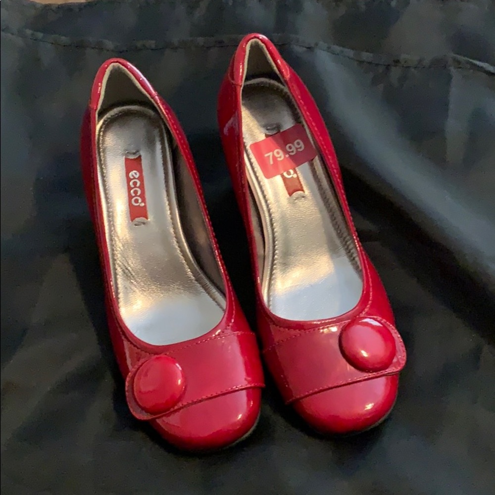 Red shoe